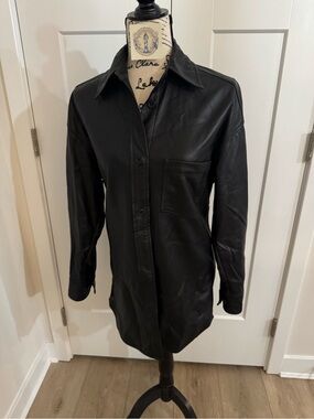 Aritzia Babaton "Pelli" Vegan Leather Shirt Jacket - Size XXS